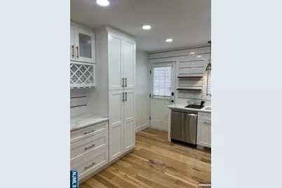 17 Zabriskie Street 1705 #1705, Hackensack, NJ 07601 - Photo 2