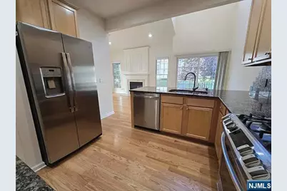 68 Buckthorn Court, Paramus, NJ 07652 - Photo 16