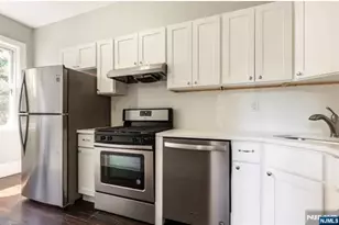 25 Gautier Ave, Jersey City, NJ 07306 - Photo 10