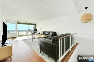 4 Horizon Road 1027, Fort Lee, NJ 07024 - Photo 2