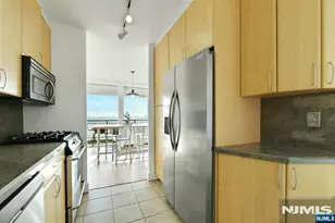4 Horizon Road 1027, Fort Lee, NJ 07024 - Photo 6