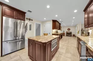 398 James Woods Ct, New Milford, NJ 07646 - Photo 12
