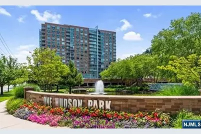 317 Hudson Park 317 #317, Edgewater, NJ 07020 - Photo 1