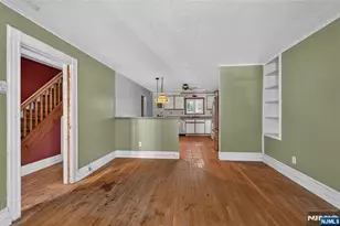 269 Hutton St, Jersey City, NJ 07307 - Photo 6