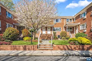201 Oakdene Pl C2, Cliffside Park, NJ 07010 - Photo 1