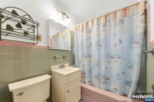 729 Broad Ave 1, Ridgefield, NJ 07657 - Photo 8