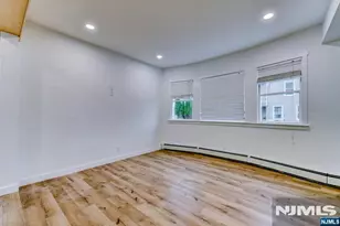 40 Grove St, Elmwood Park, NJ 07407 - Photo 16