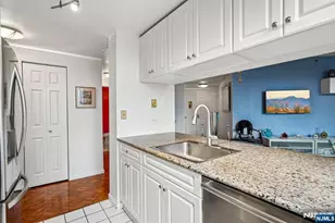 100 Old Palisade Road 1801, Fort Lee, NJ 07024 - Photo 12