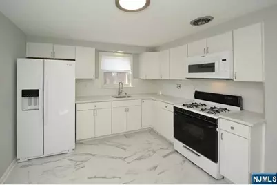 487 Gregory Avenue 2nd Floor #2nd Floor, Passaic, NJ 07055 - Photo 4