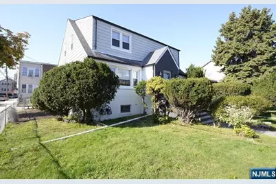 487 Gregory Avenue 2nd Floor #2nd Floor, Passaic, NJ 07055 - Photo 2