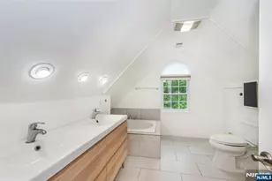 247 Emmett Pl, Ridgewood, NJ 07450 - Photo 16