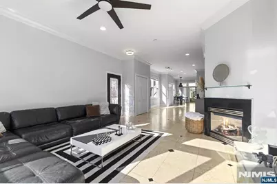 50 Myrtle Avenue A #A, Edgewater, NJ 07020 - Photo 6