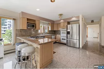 126 Edgewater Road, Cliffside Park, NJ 07010 - Photo 18
