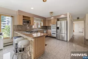126 Edgewater Rd, Cliffside Park, NJ 07010 - Photo 18