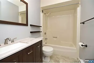 160 Overlook Avenue 3E2 #3E2, Hackensack, NJ 07601 - Photo 10