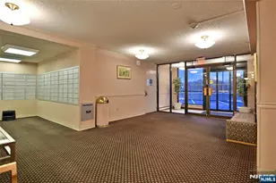 160 Overlook Ave 3E2, Hackensack, NJ 07601 - Photo 12
