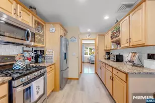 19 Dalton Pl, Bergenfield, NJ 07621 - Photo 12