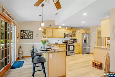 19 Dalton Place, Bergenfield, NJ 07621 - Photo 10
