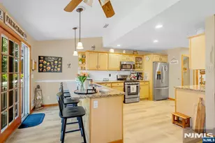 19 Dalton Pl, Bergenfield, NJ 07621 - Photo 10