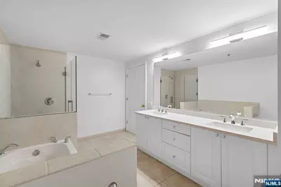 509 Stockton Court, Edgewater, NJ 07020 - Photo 24