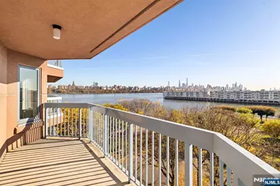 509 Stockton Court, Edgewater, NJ 07020 - Photo 28