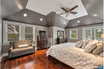 365 Walthery Avenue, Ridgewood, NJ 07450 - Photo 20