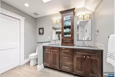 365 Walthery Avenue, Ridgewood, NJ 07450 - Photo 24