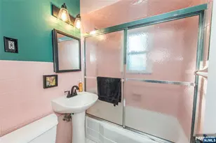 126 Hillman Dr, Elmwood Park, NJ 07407 - Photo 24