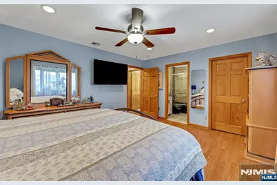 123 Sussex Road, Bergenfield, NJ 07621 - Photo 16