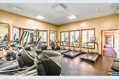 415 Chase Court 415 #415, Edgewater, NJ 07020 - Photo 12