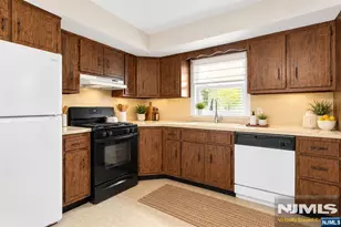 55 Westervelt Pl, Lodi, NJ 07644 - Photo 12