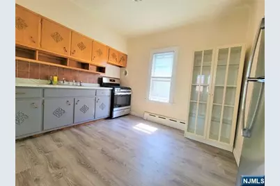 225 Warren Avenue 3rd Fl #3rd fl, Fort Lee, NJ 07024 - Photo 1
