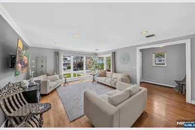 1026 Harvard Place, Fort Lee, NJ 07024 - Photo 4