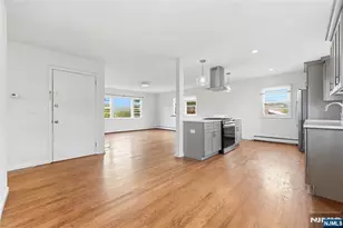 15 Monroe Pl 2, Montclair, NJ 07042 - Photo 2