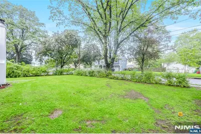 99 Lambert Place, Paramus, NJ 07652 - Photo 24