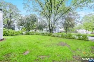 99 Lambert Pl, Paramus, NJ 07652 - Photo 24