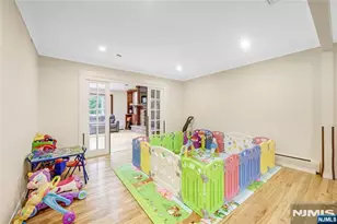 99 Lambert Pl, Paramus, NJ 07652 - Photo 6