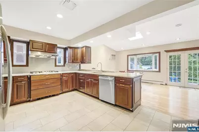 99 Lambert Place, Paramus, NJ 07652 - Photo 12