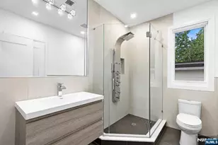 506 Undercliff Ave, Edgewater, NJ 07020 - Photo 30