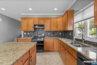 341 Maple Street, Moonachie, NJ 07074 - Photo 10