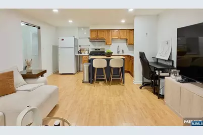 12 Burdett Court 5 #5, Edgewater, NJ 07020 - Photo 4