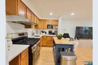 12 Burdett Court 5 #5, Edgewater, NJ 07020 - Photo 6