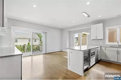 227 McElroy Avenue, Fort Lee, NJ 07024 - Photo 8