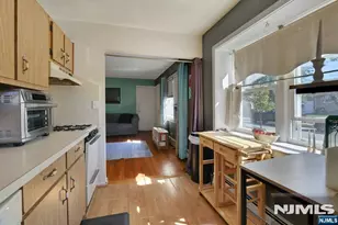 35 Grant St, East Rutherford, NJ 07073 - Photo 12