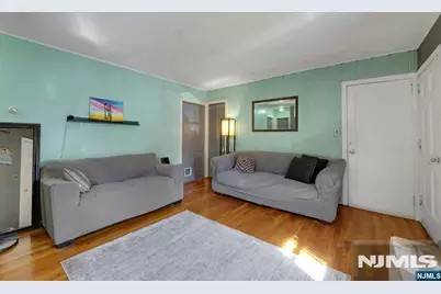 35 Grant Street, East Rutherford, NJ 07073 - Photo 16