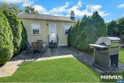 35 Grant Street, East Rutherford, NJ 07073 - Photo 22