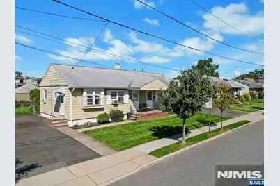 35 Grant Street, East Rutherford, NJ 07073 - Photo 2