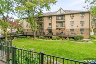 651 Riverside B15, Lyndhurst Township, NJ 07071 - Photo 36