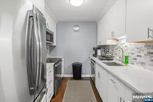 651 Riverside B15, Lyndhurst Township, NJ 07071 - Photo 18
