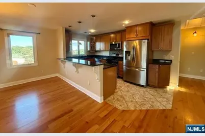 160 Miller Avenue 2 #2, Elmwood Park, NJ 07407 - Photo 4